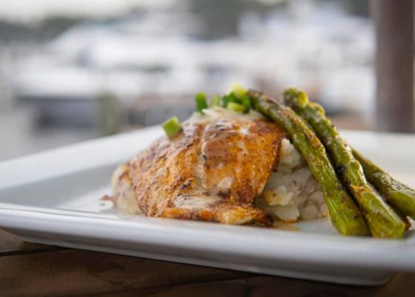 grilled fish and asparagus